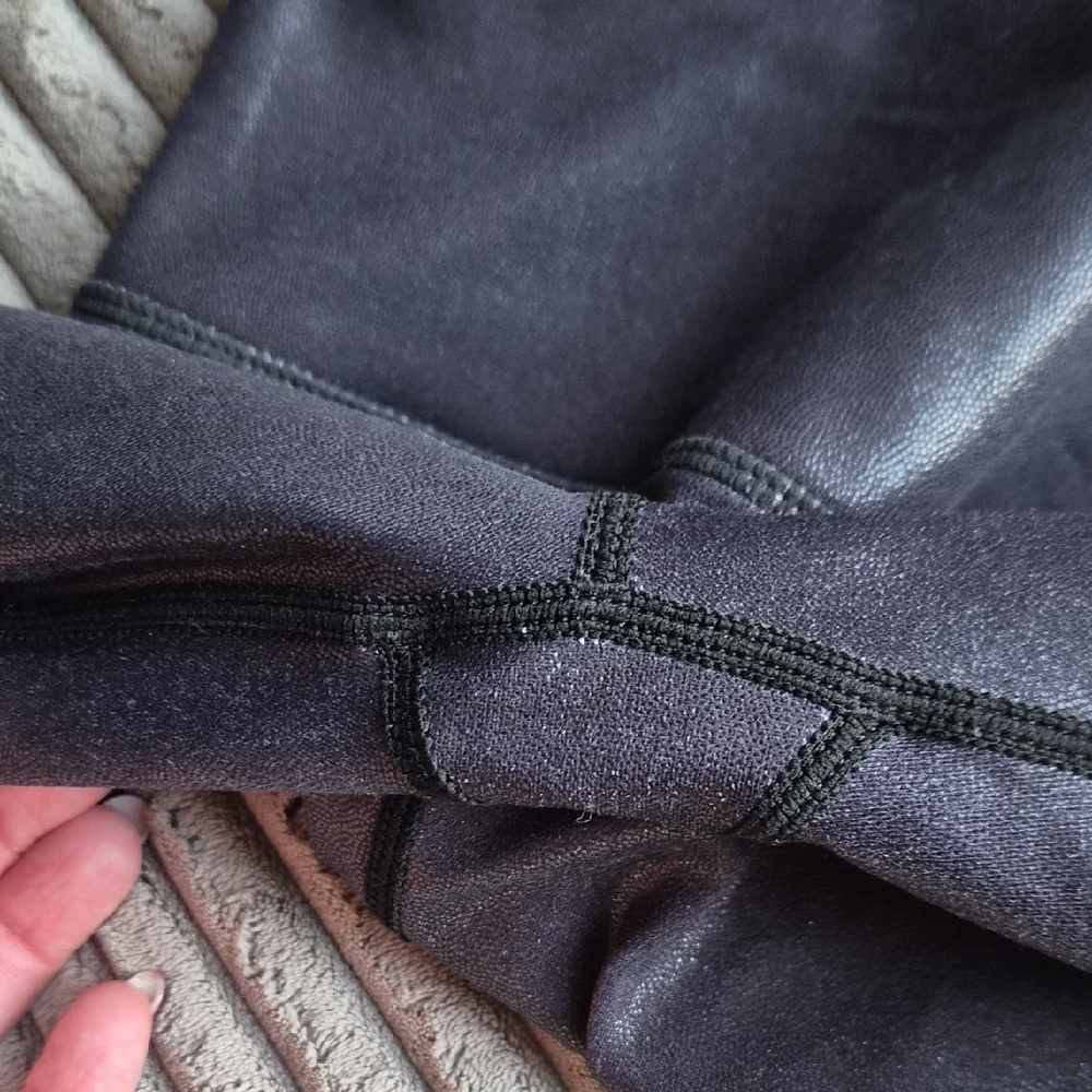 Lululemon Blue and ZYIA Black Ombre Sz 6 & 6-8 - Picture 9 of 10